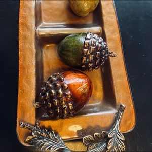 Fall decor tray with acorns